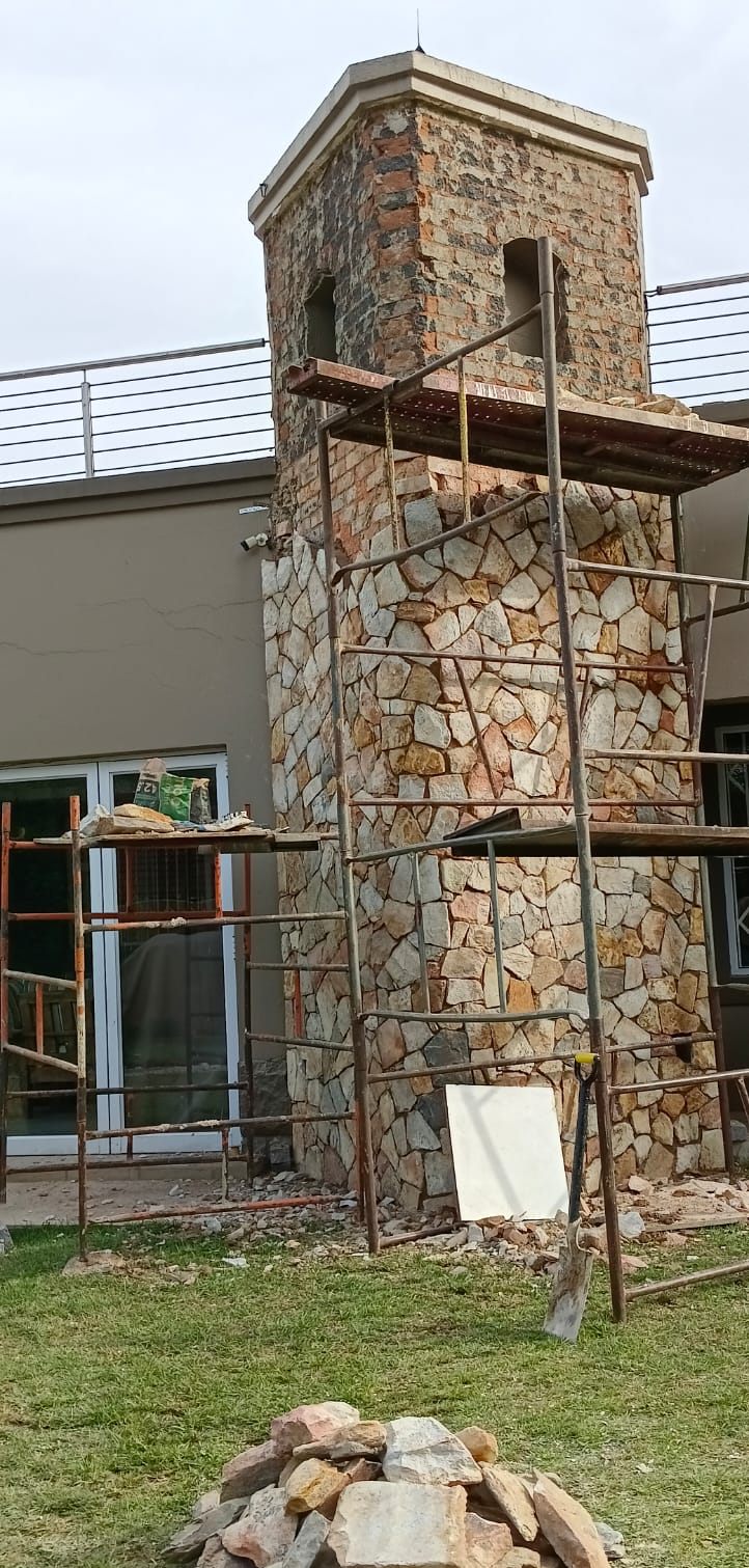 Tower feature on scaffolding
